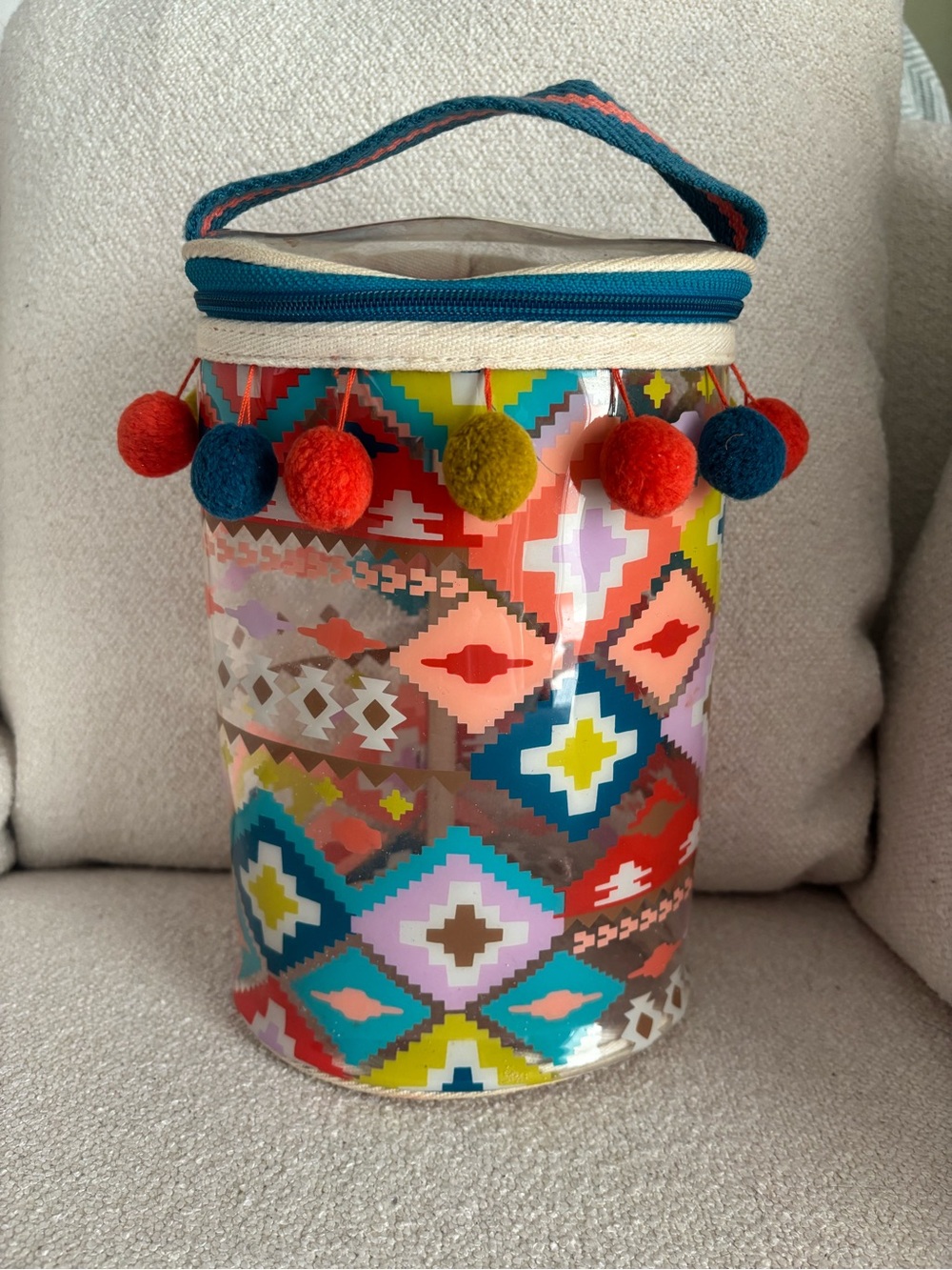 Vera Bradley Hacienda Colorful Geometric Sunscreen Bag w/ PomPoms-Good Condition